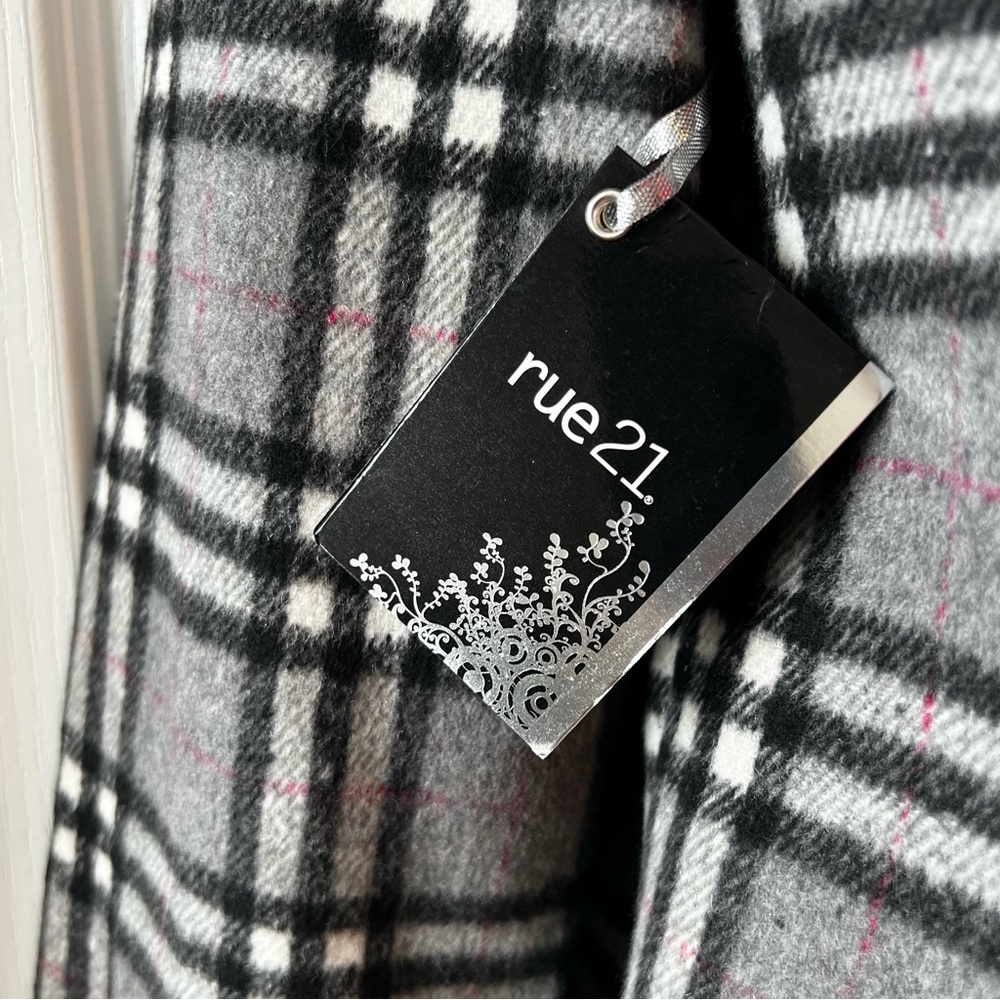 ❤️SOLD❤️ Rue21 Plaid Coat - Picture 9 of 12